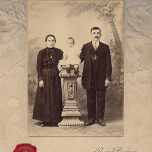 Retrato de Recordina Martínez, José Sousa e o seu fillo Domingo.