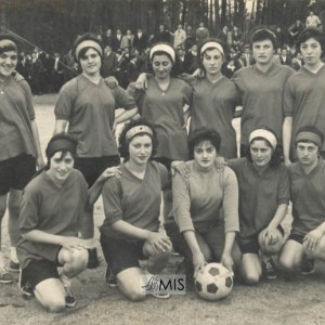 Equipo femenino de fútbol dos barrios do Barreiro e A Feira.