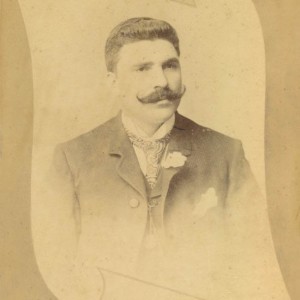 Retrato de estudio de Joaquín Alonso