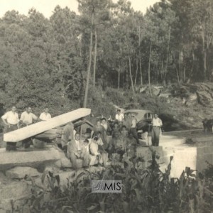 Construíndo a Ponte do Picado entre as parroquias de Entenza e Arantei (1952)